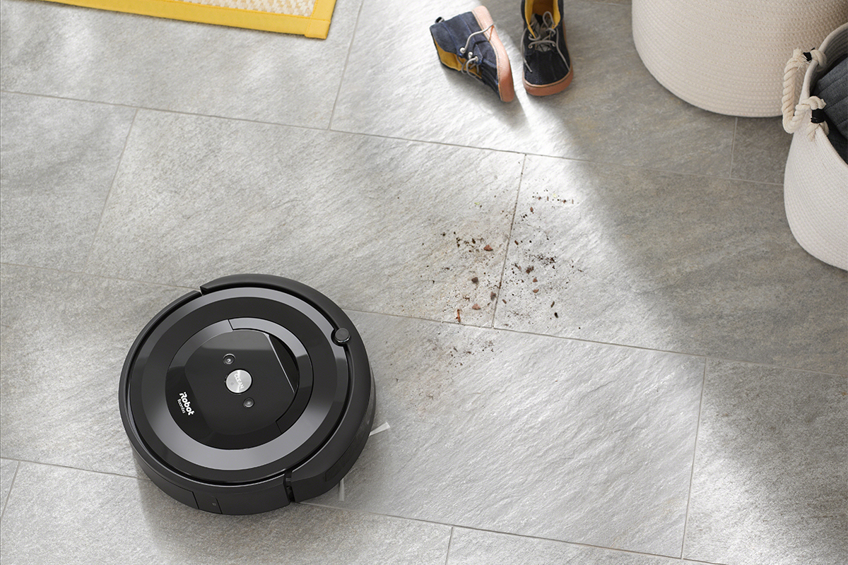 Robotický vysavač iRobot Roomba e5 (e5158)