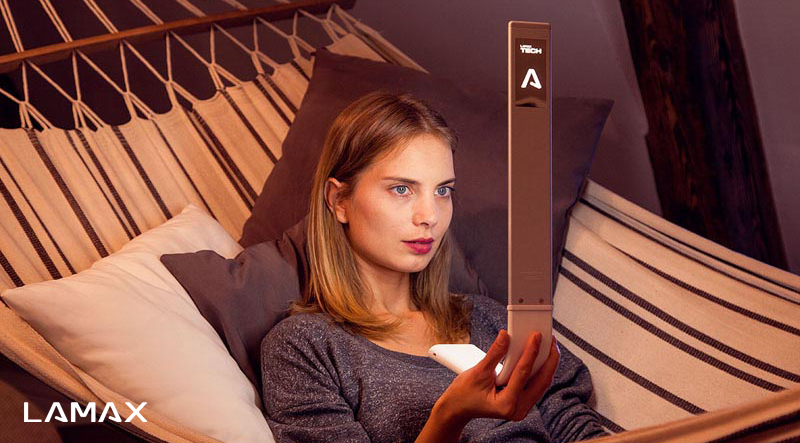 Stolní lampička LAMAX GentiLight Touch černá