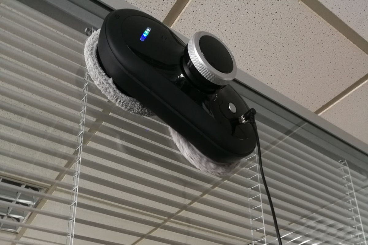 Robotický čistič oken Mamibot W110-T černá