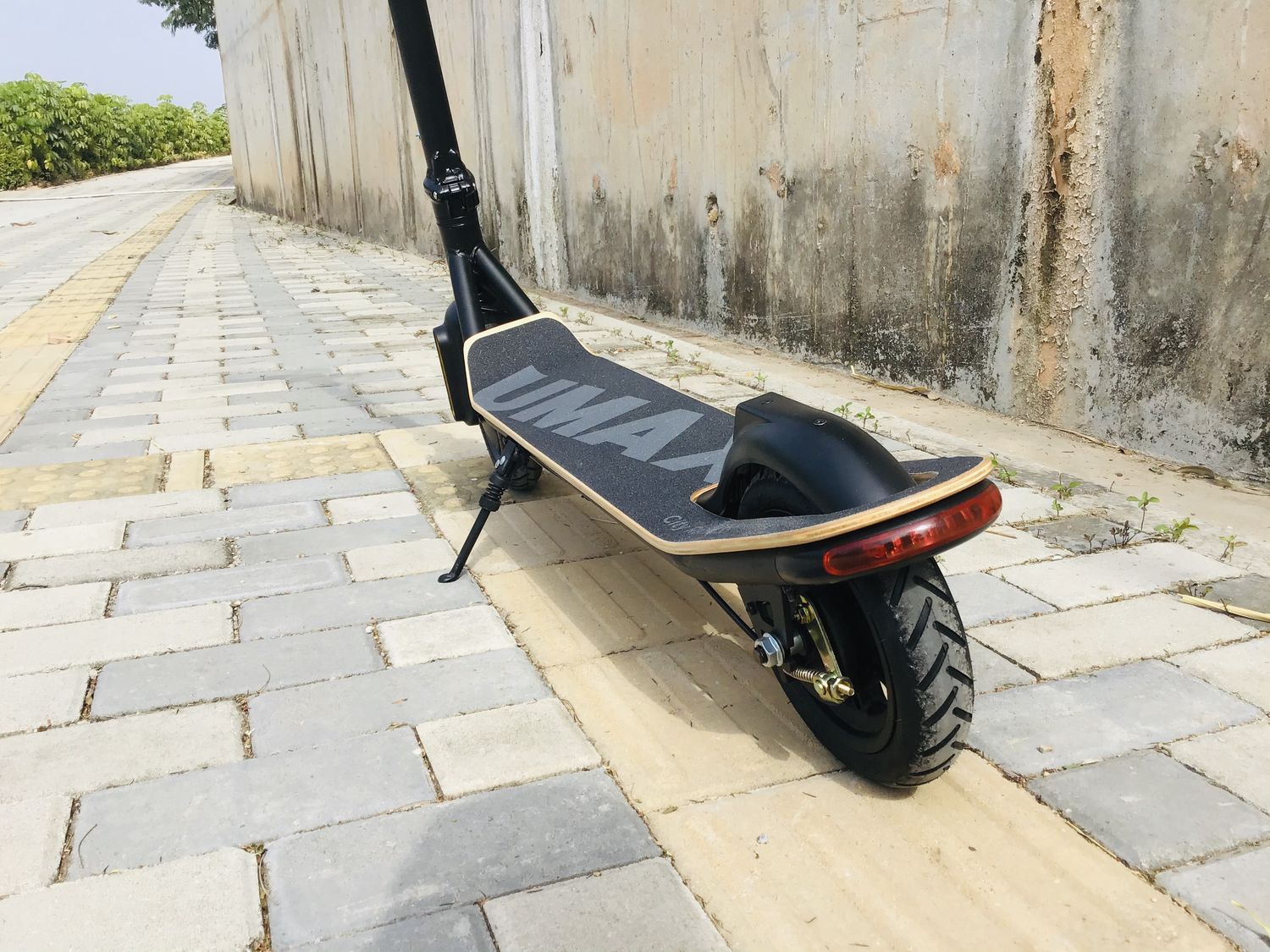 Umax City Racer 35 elektrokoloběžka černá