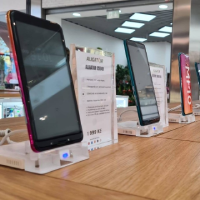 Demo aligator telefony